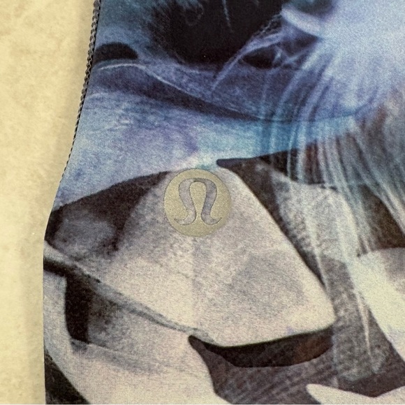Lululemon Fast and Free High-Rise Tight 25" in Luminescent Floral Multi Size 6 - Picture 8 of 10
